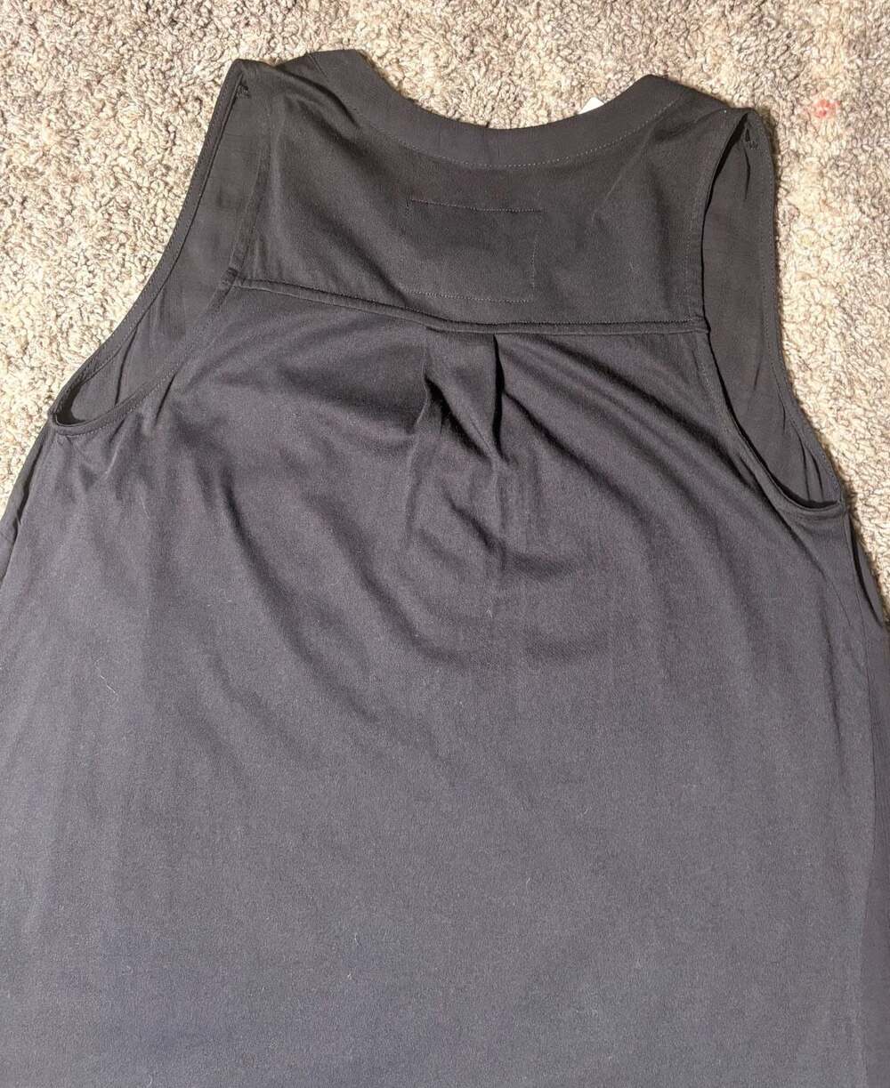 Maeve Women's Black Sleeveless V-Neck Textured Tank Top - Picture 3 of 3